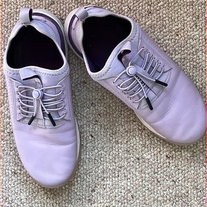 Clove-A modern sneaker M-9.5 W-11